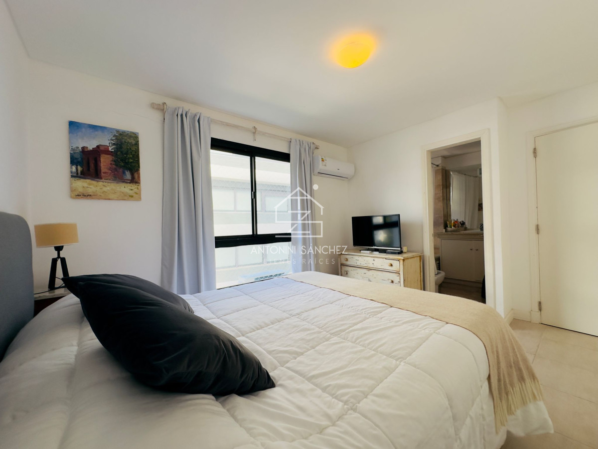 Apartamento ID.1255 - Apartamento en venta frente a playa brava.