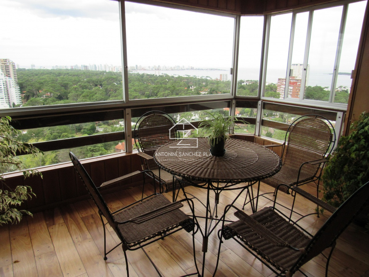 Apartamento ID.4360 - Venta de apartamento de dos dormitorios en Punta del Este