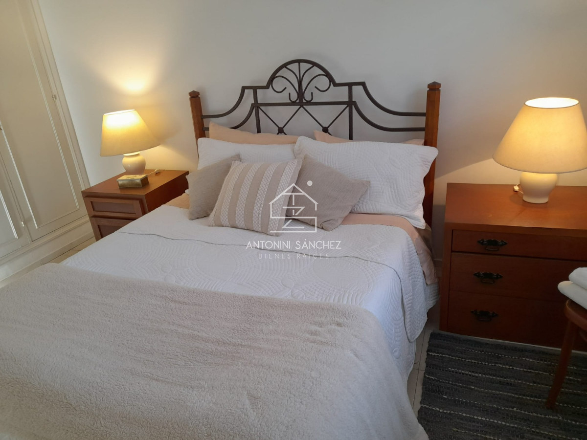 Apartamento ID.1427 - Apartamento en venta dos dormitorios y dependencia de servicio en Punta del Este