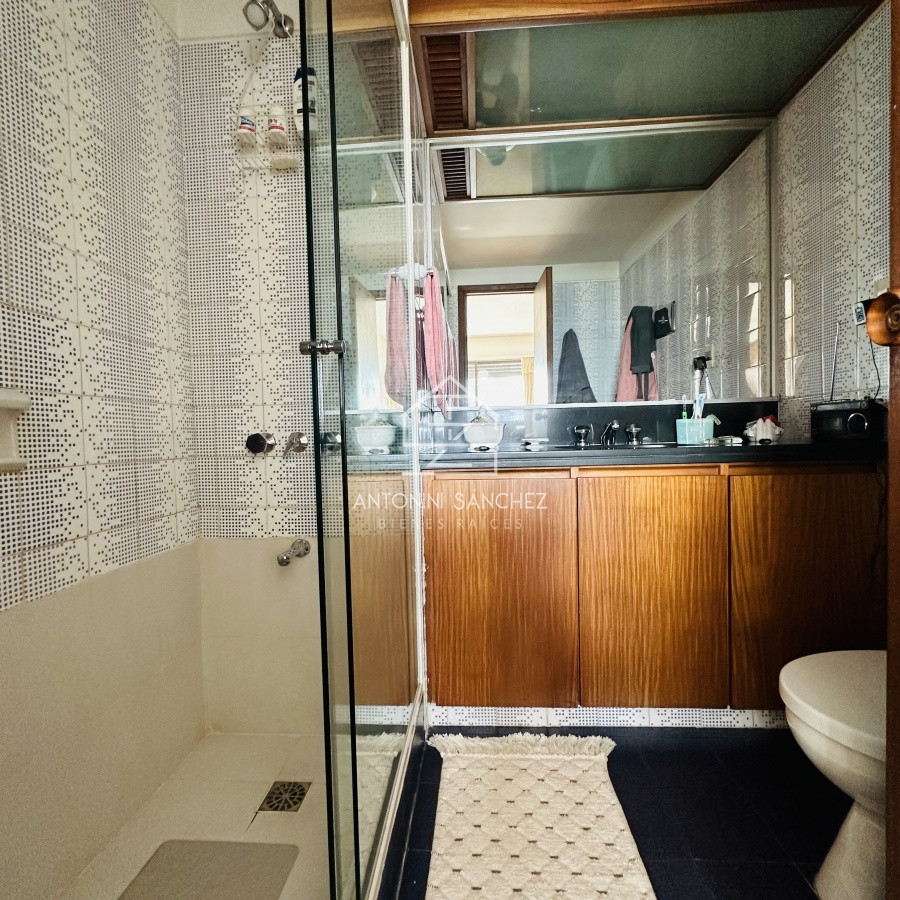 Apartamento ID.1428 - Alquiler y Venta  de apartamento de 3 dormitorios en Punta del Este