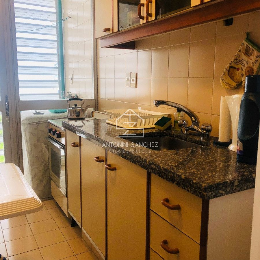 Apartamento ID.1944 - Alquiler y venta de apartamento de 1 dormitorio en Punta del Este