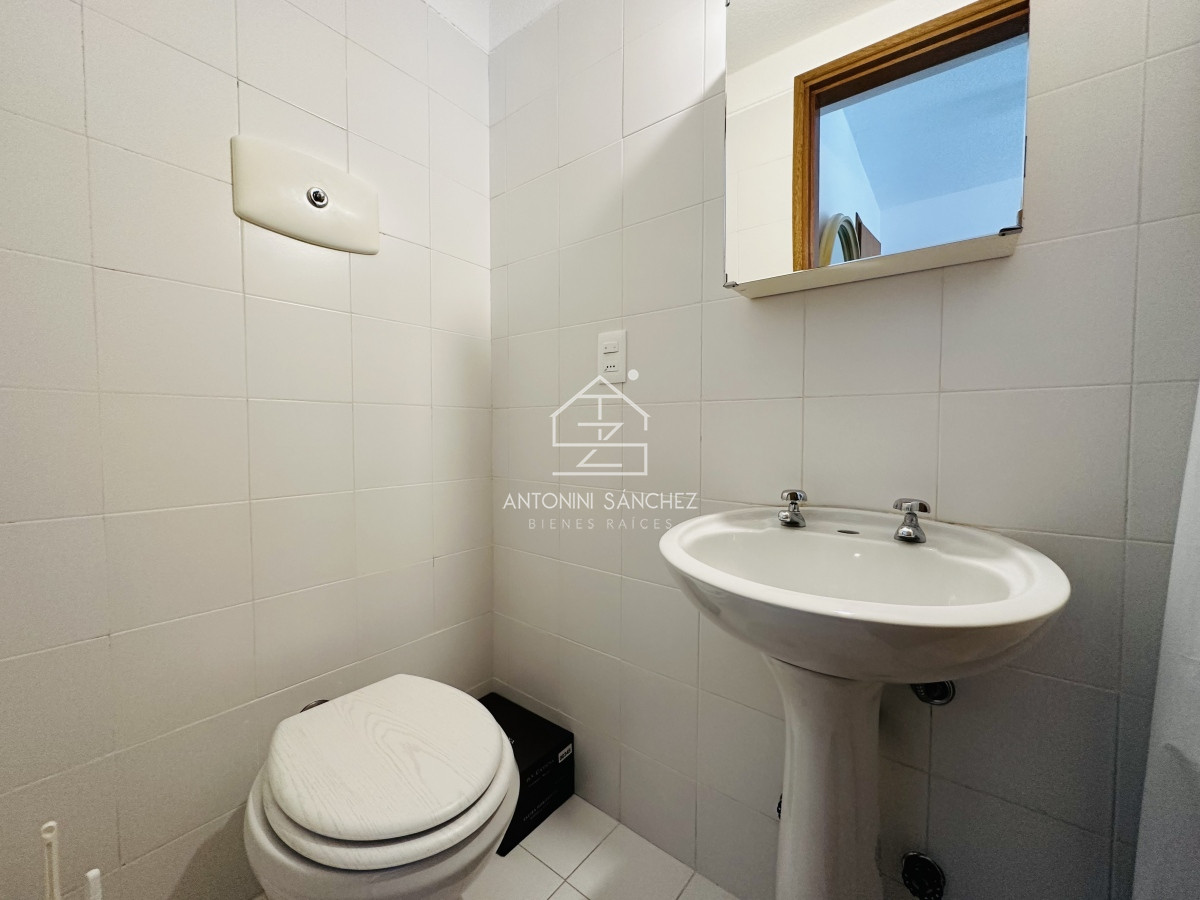 Apartamento ID.1286 - Venta  y alquiler de apartamento de 4 dormitorios en Punta de Este