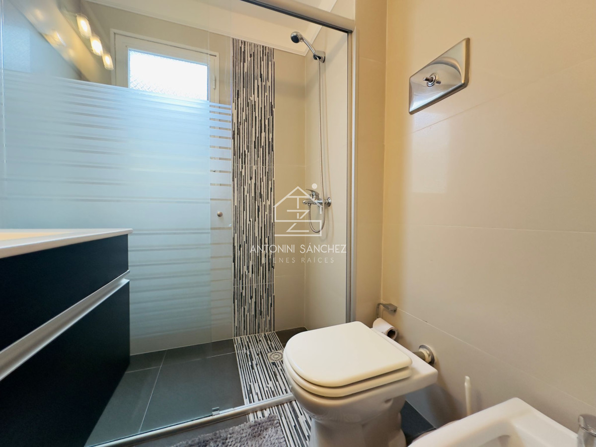 Apartamento ID.2007 - Alquiler y venta de apartamento de 2 dormitorios en Punta del Este.