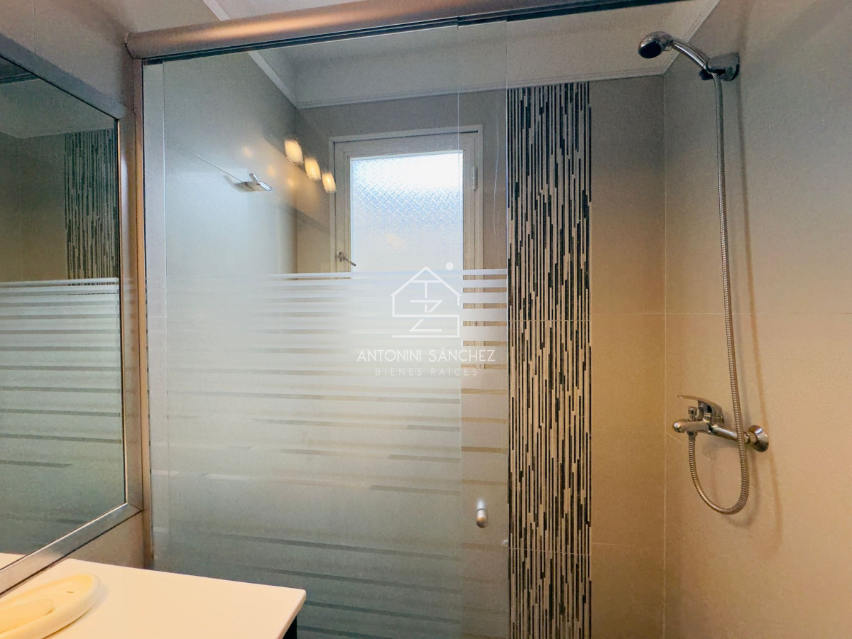 Apartamento ID.2007 - Alquiler y venta de apartamento de 2 dormitorios en Punta del Este.