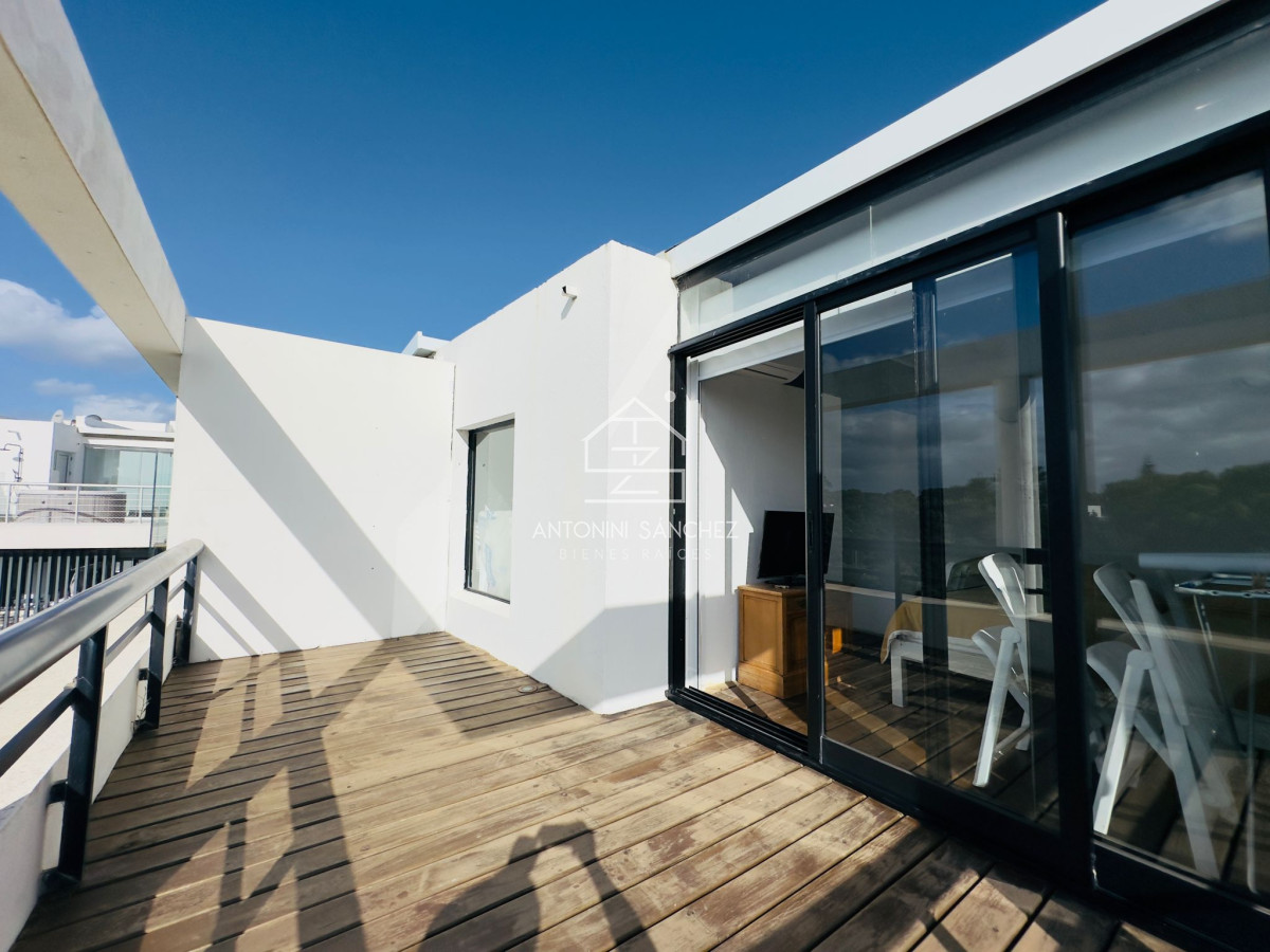 Apartamento ID.1255 - Apartamento en venta frente a playa brava.