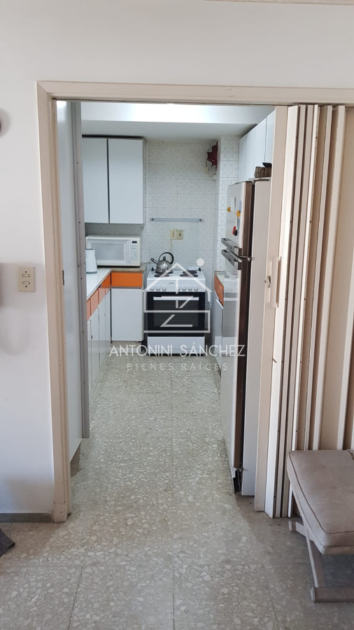 Apartamento ID.1825 - Apartamento en venta de 3 dormitorios en Punta del Este.-
