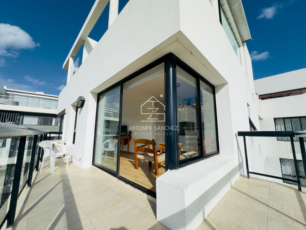 Apartamento ID.1255 - Apartamento en venta frente a playa brava.