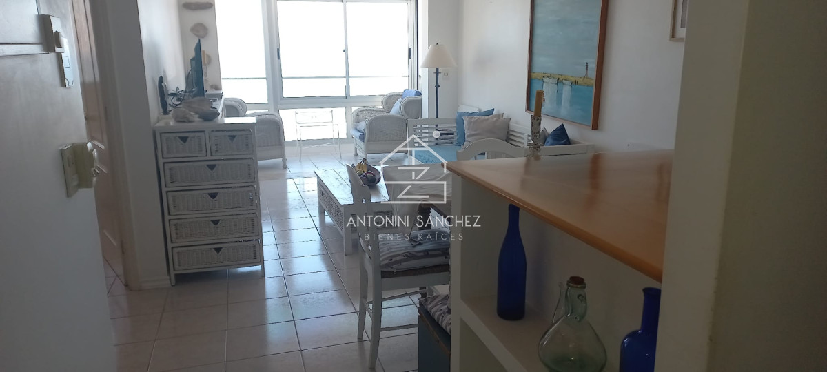 Apartamento ID.1590 - apartamento en alquiler, edificio con piscina