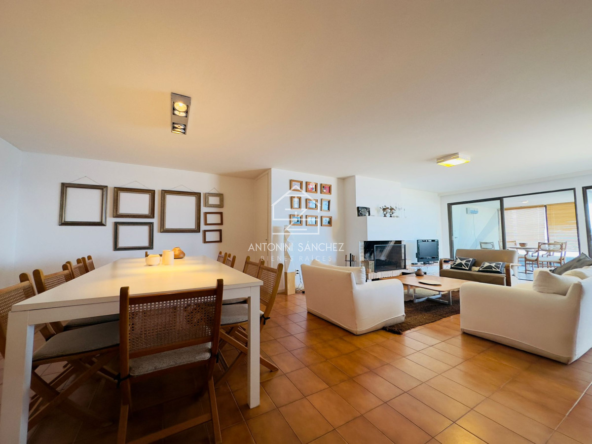Apartamento ID.1426 - Apartamento en venta, 4 dormitorios, Punta del Este