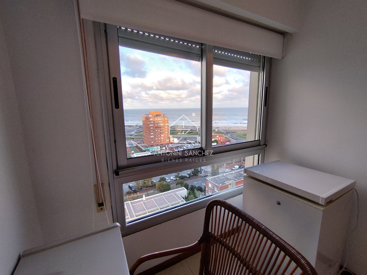 Apartamento ID.1931 - Apartamento en venta frente a playa mansa