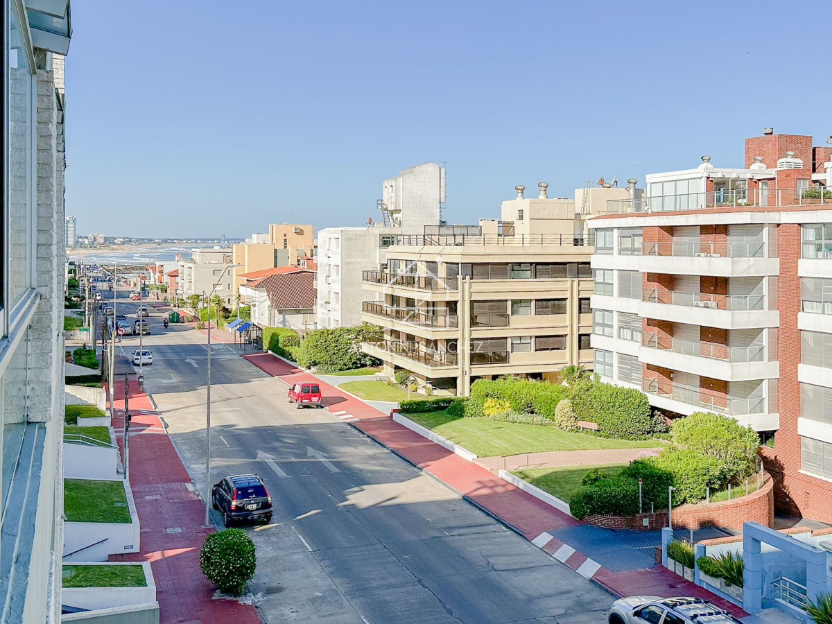 Apartamento ID.1382 - Penthouse en venta en Peninsula, 3 dormitorios, 3 baños, garaje