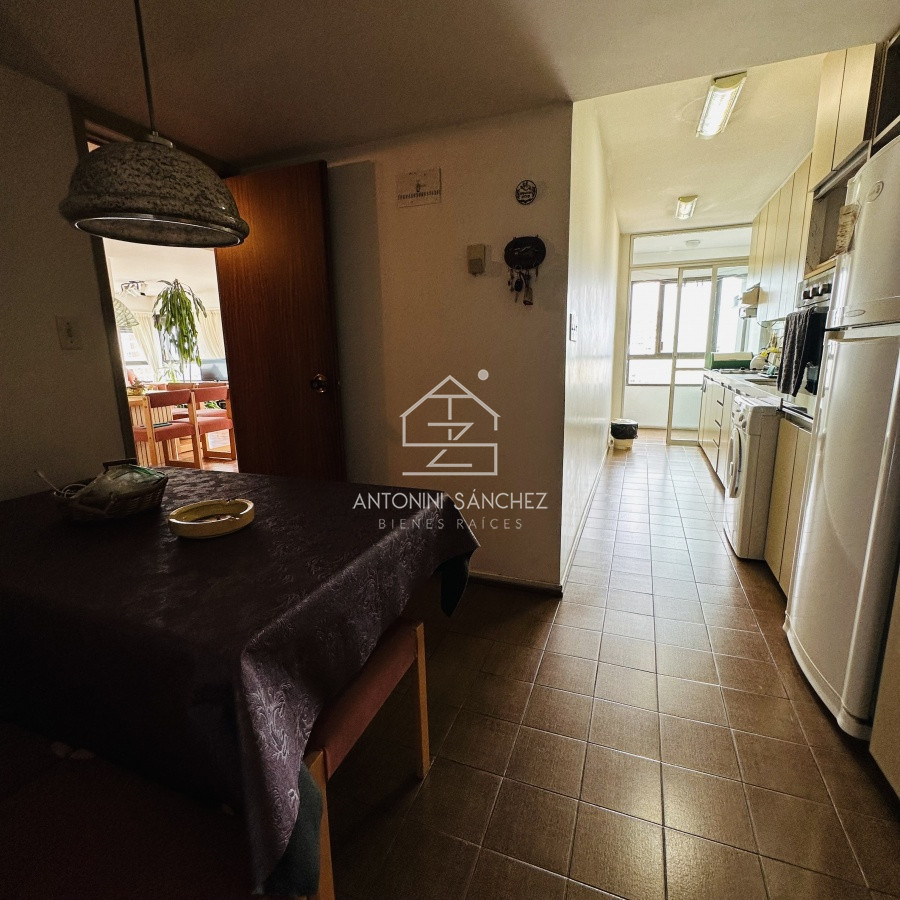 Apartamento ID.1428 - Alquiler y Venta  de apartamento de 3 dormitorios en Punta del Este