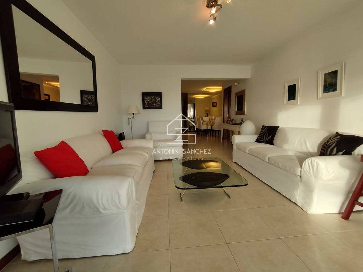 Apartamento ID.1931 - Apartamento en venta frente a playa mansa