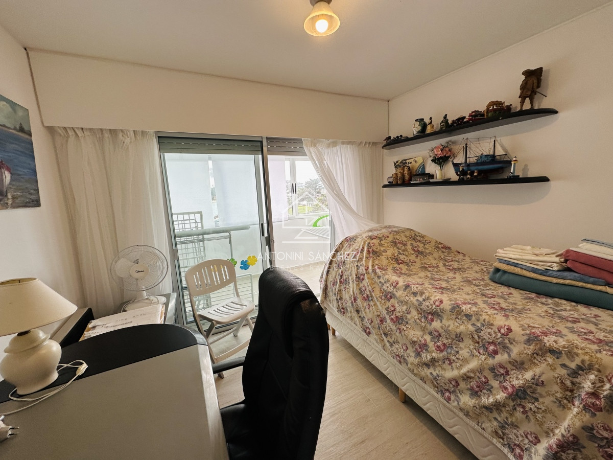 Apartamento ID.1286 - Venta  y alquiler de apartamento de 4 dormitorios en Punta de Este