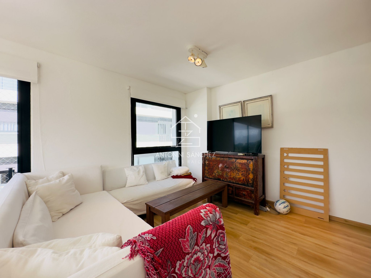 Apartamento ID.1255 - Apartamento en venta frente a playa brava.