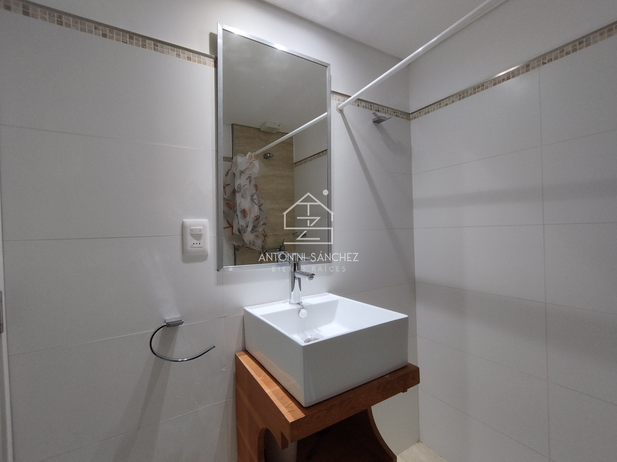 Apartamento ID.2737 - Venta de Pent house en de 2 dormitorios zona Playa abrava