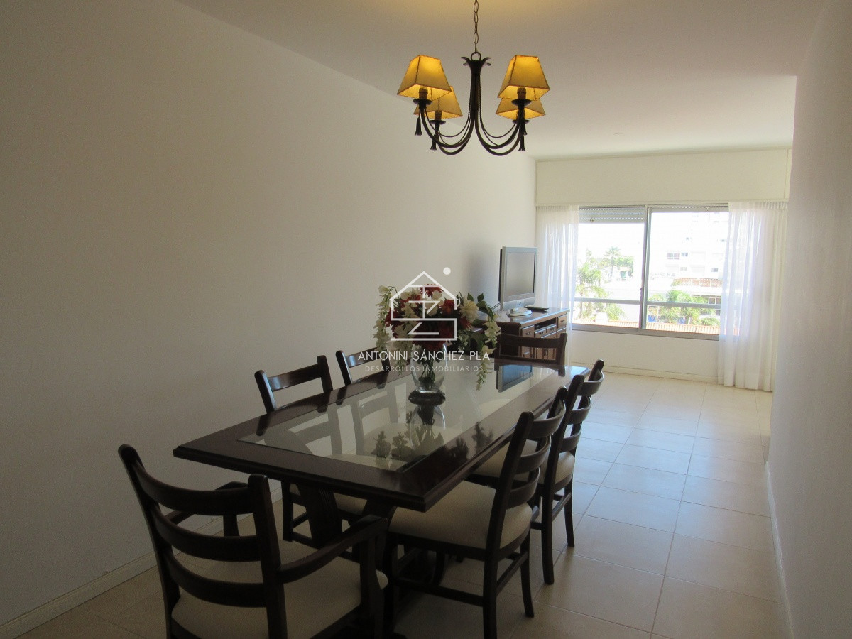 Apartamento ID.4069 - Apartamento en venta  de dos dormitorios en Punta del Este