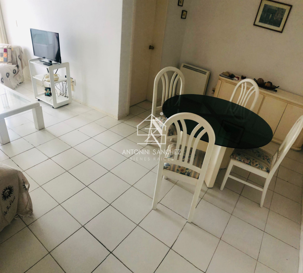 Apartamento ID.1944 - Alquiler y venta de apartamento de 1 dormitorio en Punta del Este