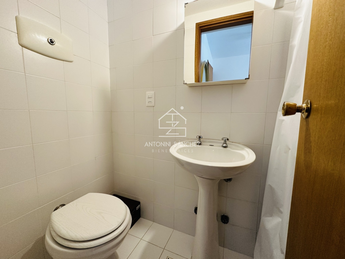 Apartamento ID.1286 - Venta  y alquiler de apartamento de 4 dormitorios en Punta de Este