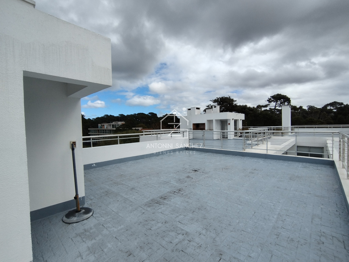 Apartamento ID.2737 - Venta de Pent house en de 2 dormitorios zona Playa abrava