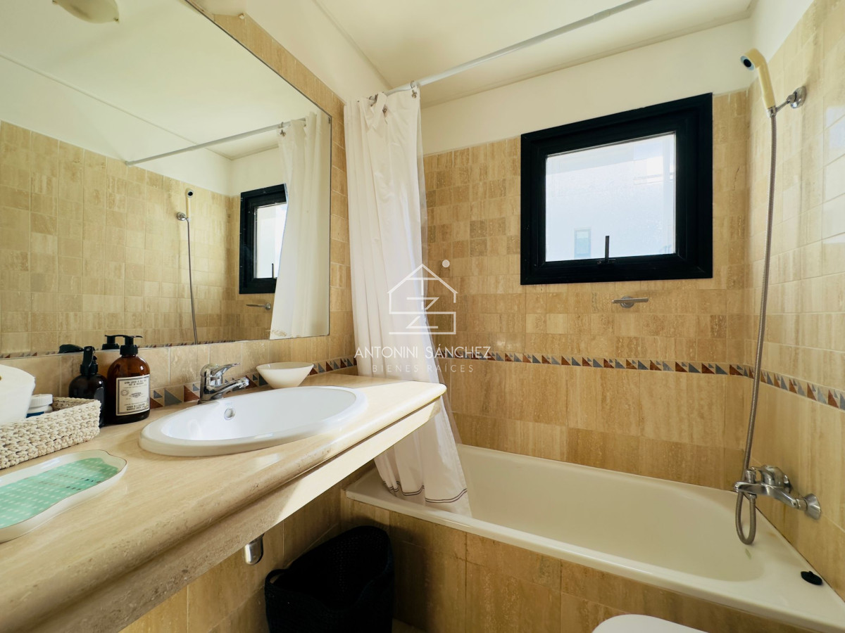Apartamento ID.1255 - Apartamento en venta frente a playa brava.