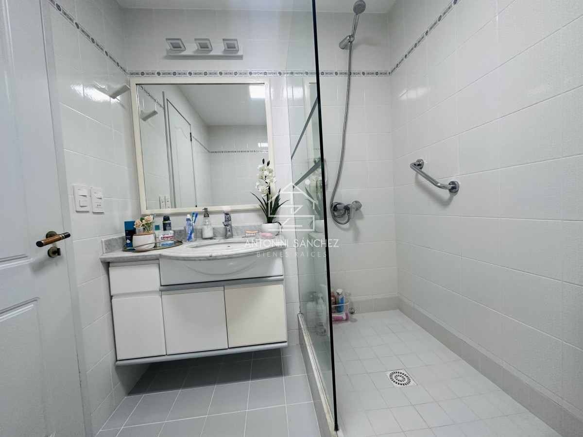 Apartamento ID.1776 - Apartamento de dos dormitorios en venta en Punta del Este