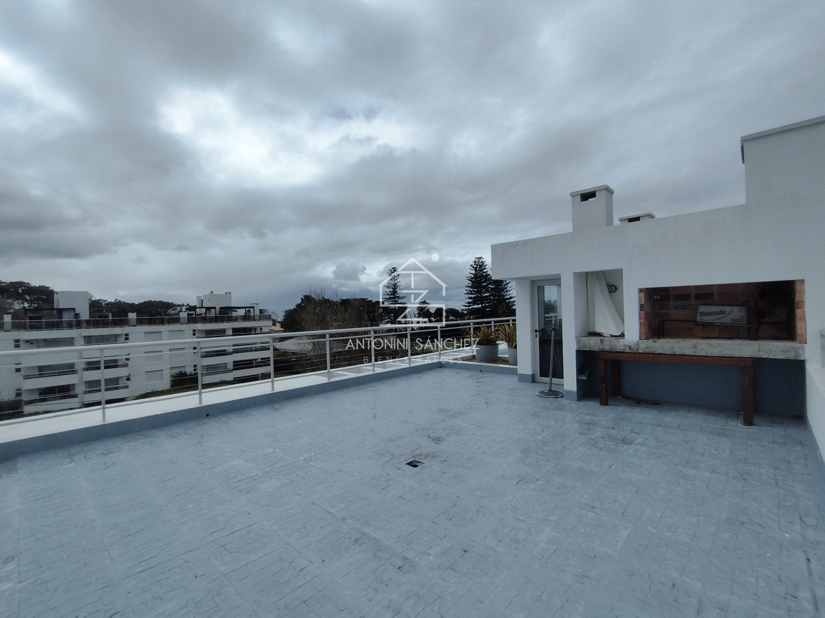 Apartamento ID.2737 - Venta de Pent house en de 2 dormitorios zona Playa abrava