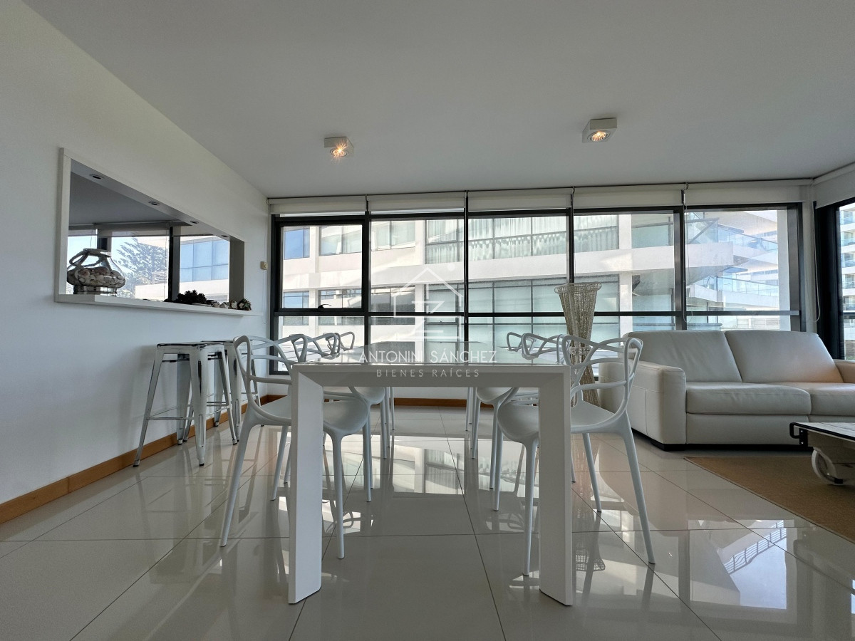 Apartamento ID.1683 - Venta de apartamento en Blue Bird, tres suites. Playa Brava. 