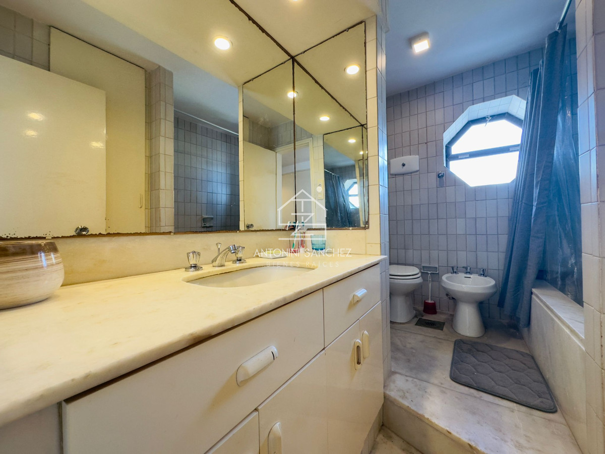 Apartamento ID.1426 - Apartamento en venta, 4 dormitorios, Punta del Este
