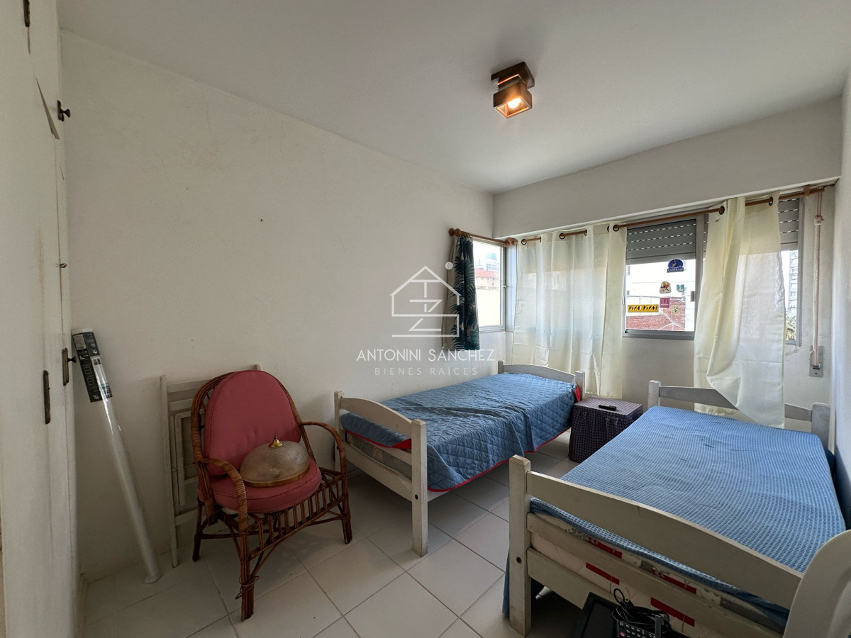 Apartamento ID.1587 - Apartamento en venta  y alquiler de 3 dormitorios en Punta del Este