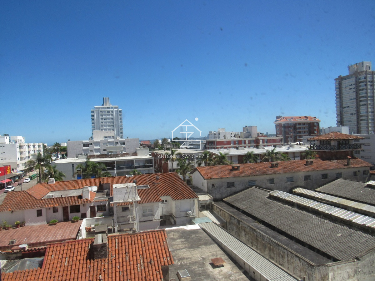 Apartamento ID.4069 - Apartamento en venta  de dos dormitorios en Punta del Este