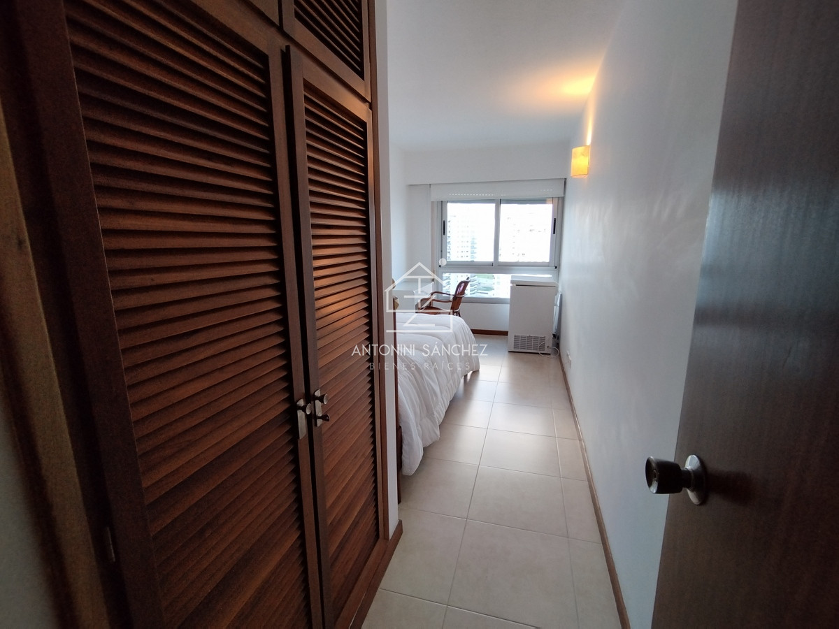 Apartamento ID.1931 - Apartamento en venta frente a playa mansa