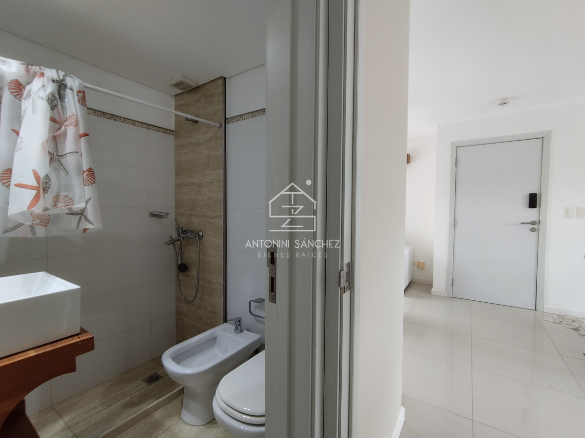 Apartamento ID.2737 - Venta de Pent house en de 2 dormitorios zona Playa abrava