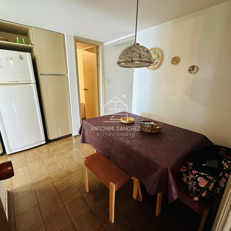 Apartamento ID.1428 - Alquiler y Venta  de apartamento de 3 dormitorios en Punta del Este