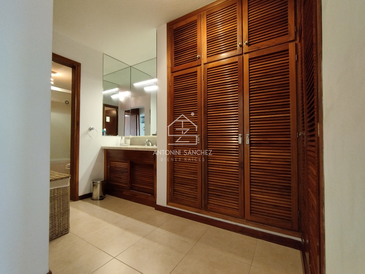 Apartamento ID.1931 - Apartamento en venta frente a playa mansa