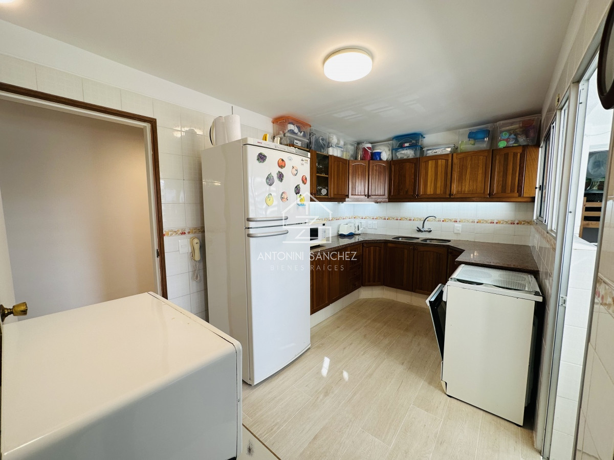 Apartamento ID.1286 - Venta  y alquiler de apartamento de 4 dormitorios en Punta de Este