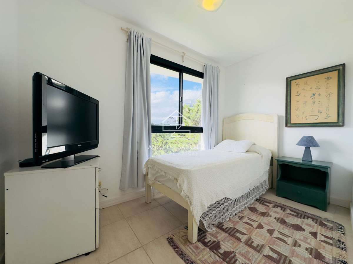 Apartamento ID.1255 - Apartamento en venta frente a playa brava.