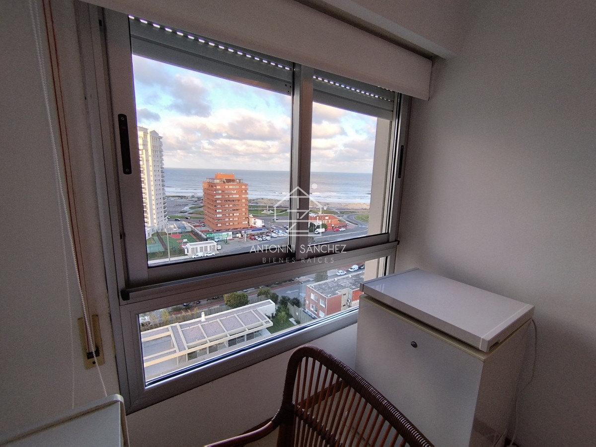 Apartamento ID.1931 - Apartamento en venta frente a playa mansa