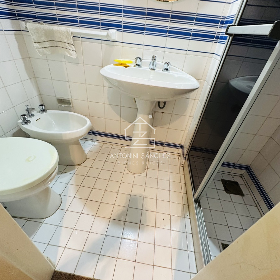 Apartamento ID.1428 - Alquiler y Venta  de apartamento de 3 dormitorios en Punta del Este