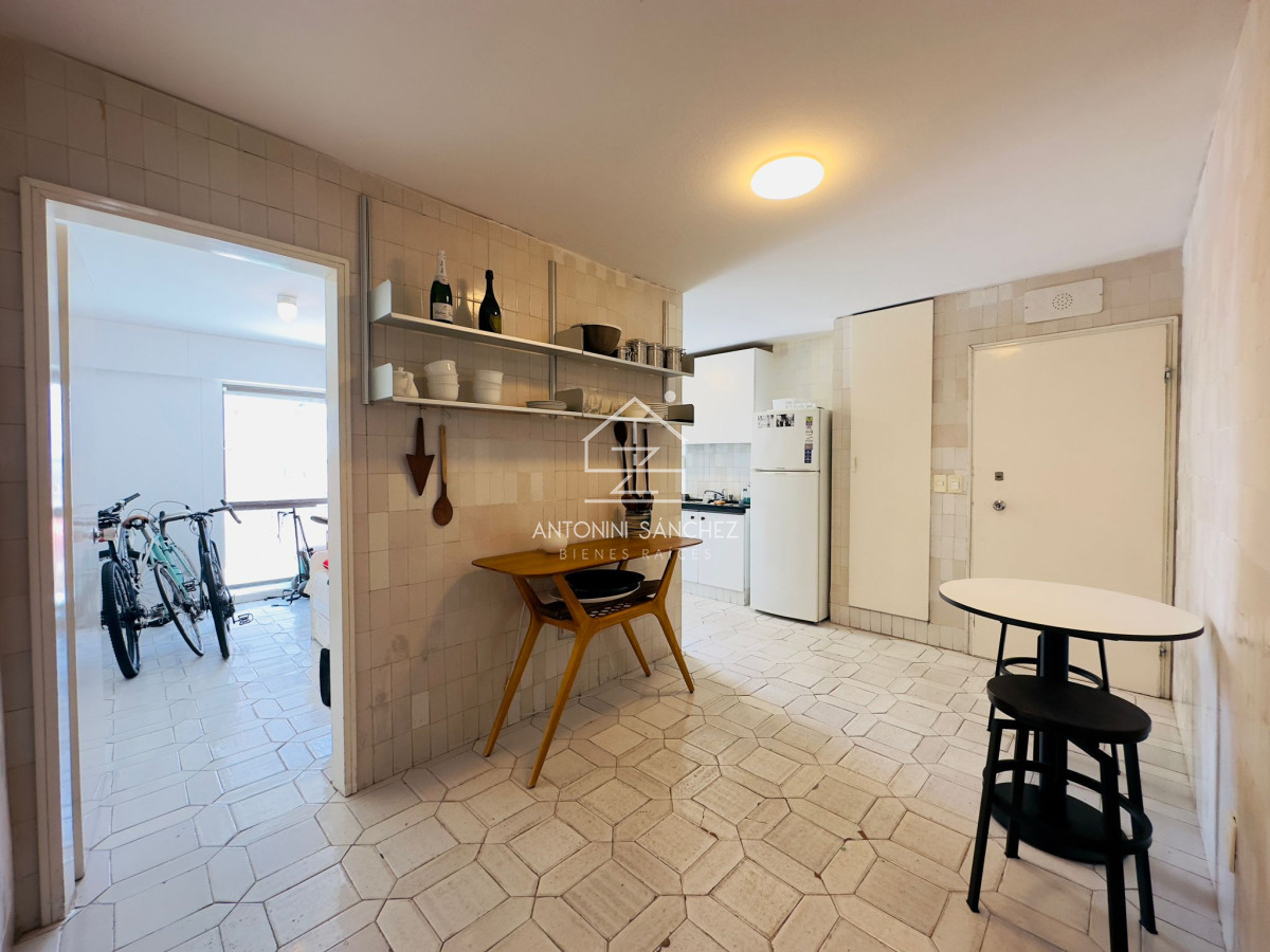 Apartamento ID.1426 - Apartamento en venta, 4 dormitorios, Punta del Este
