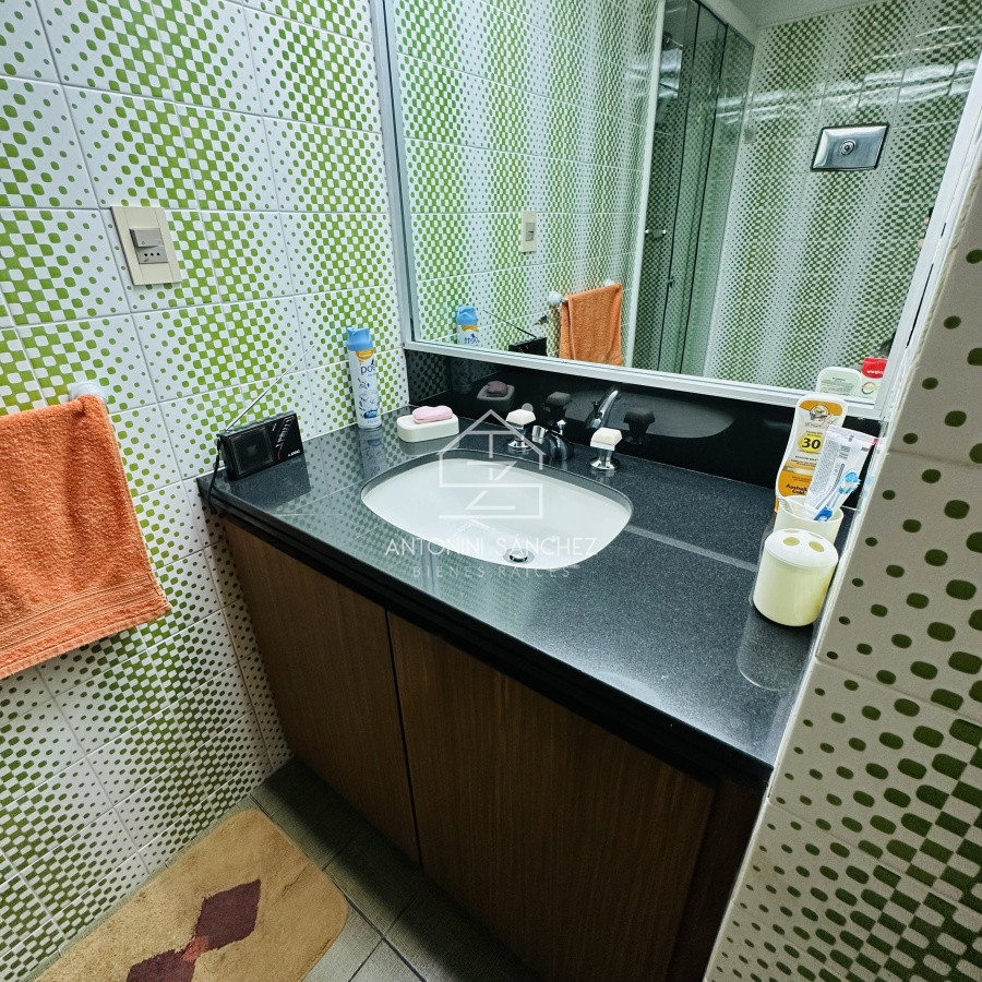 Apartamento ID.1428 - Alquiler y Venta  de apartamento de 3 dormitorios en Punta del Este