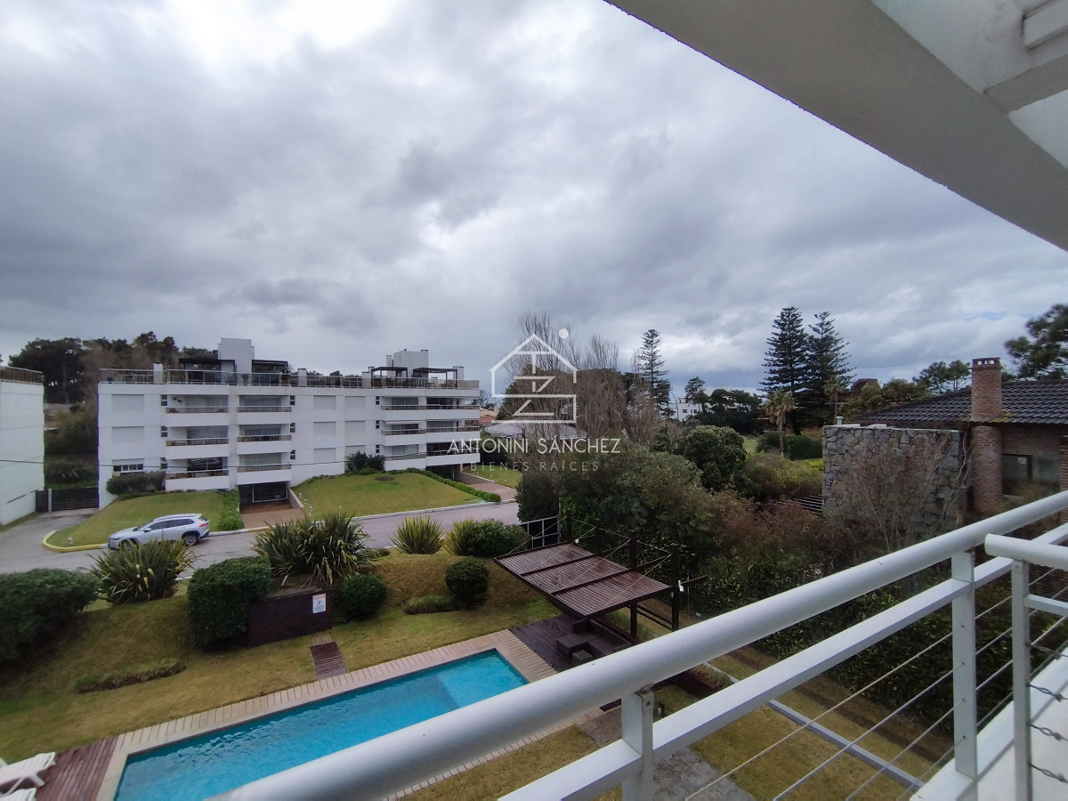 Apartamento ID.2737 - Venta de Pent house en de 2 dormitorios zona Playa abrava