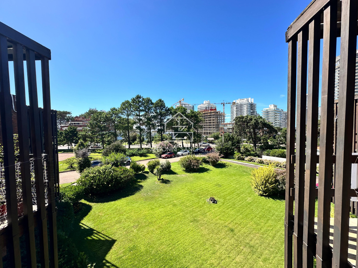 Apartamento ID.1627 - venta de apartamento de dos dormitorios Punta del Este