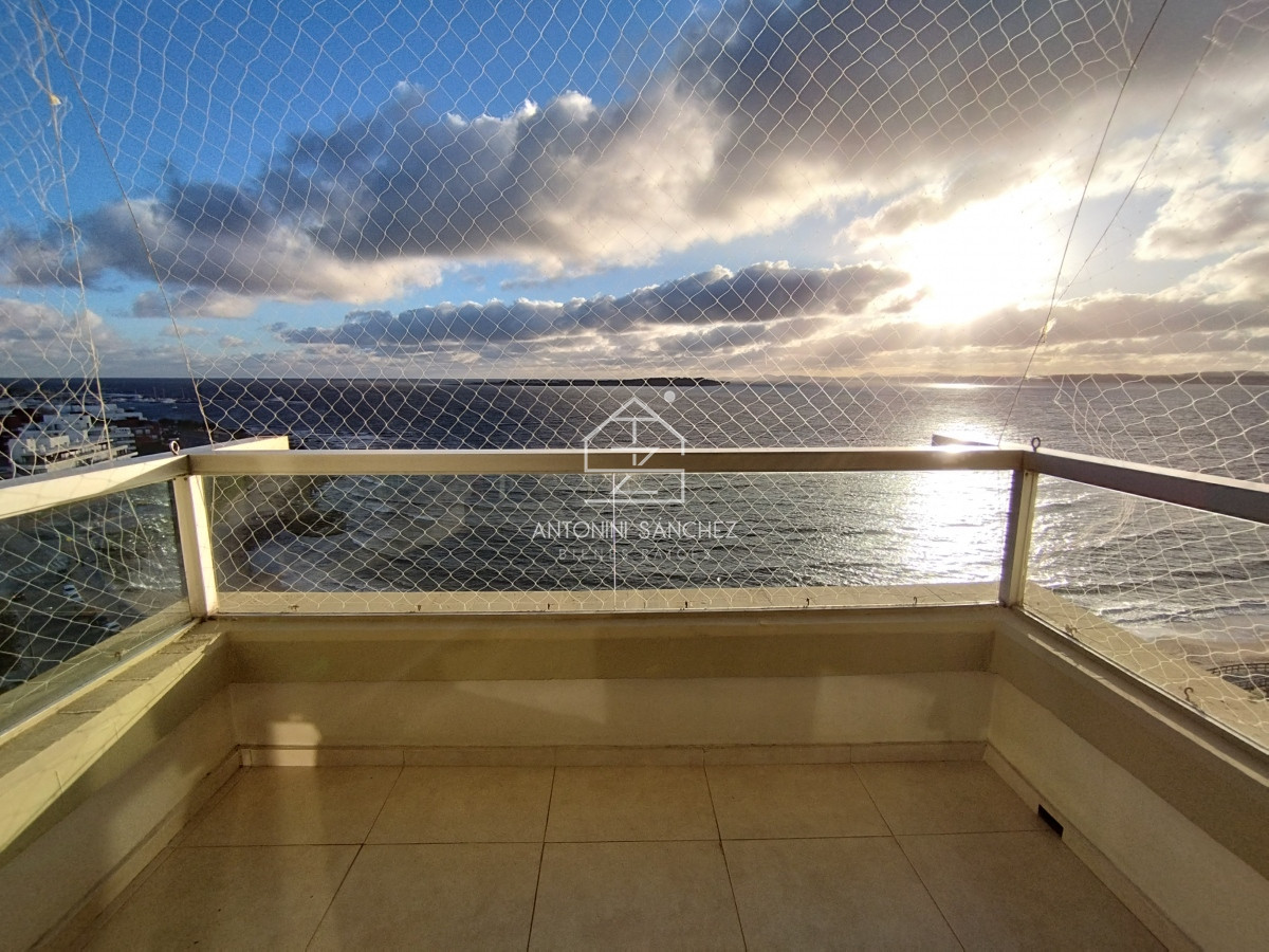 Apartamento ID.1931 - Apartamento en venta frente a playa mansa