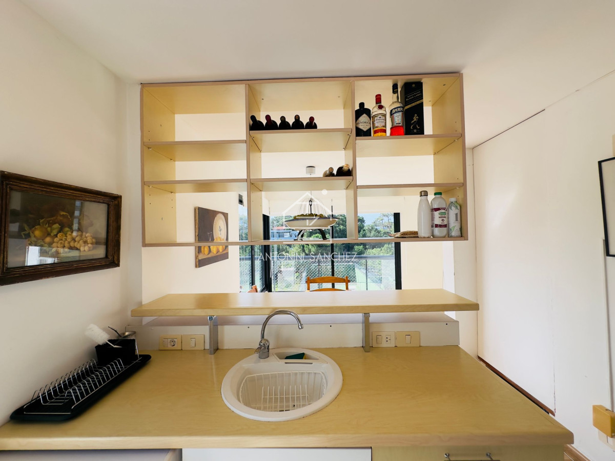 Apartamento ID.1255 - Apartamento en venta frente a playa brava.