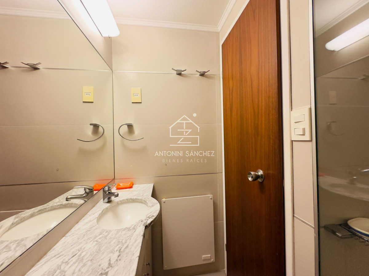 Apartamento ID.2007 - Alquiler y venta de apartamento de 2 dormitorios en Punta del Este.