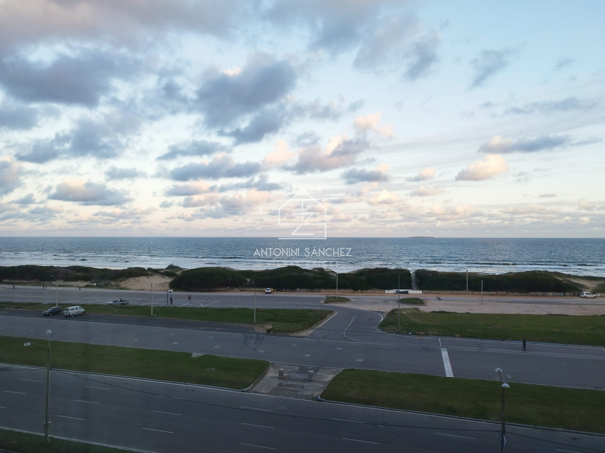 Apartamento ID.1870 - Apartamento de un dormitorio y medio en venta en Punta del Este