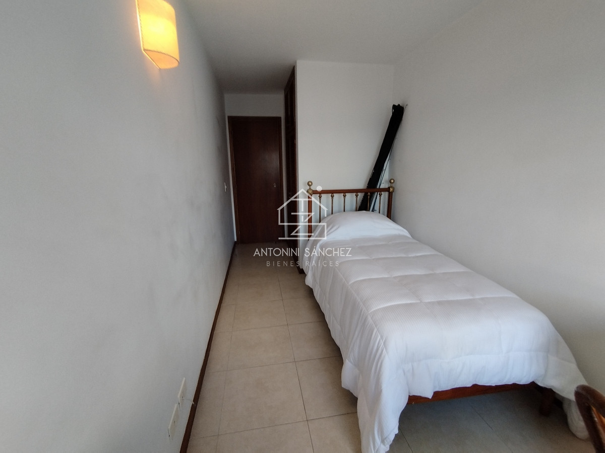 Apartamento ID.1931 - Apartamento en venta frente a playa mansa