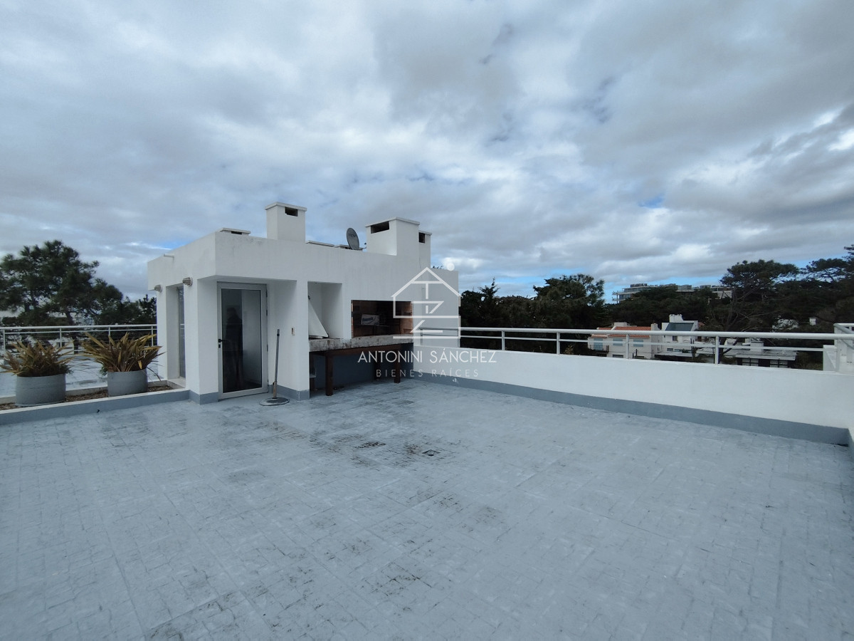 Apartamento ID.2737 - Venta de Pent house en de 2 dormitorios zona Playa abrava