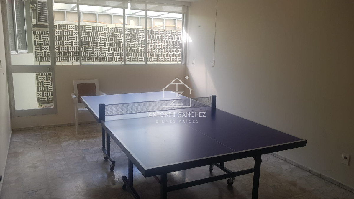 Apartamento ID.1825 - Apartamento en venta de 3 dormitorios en Punta del Este.-